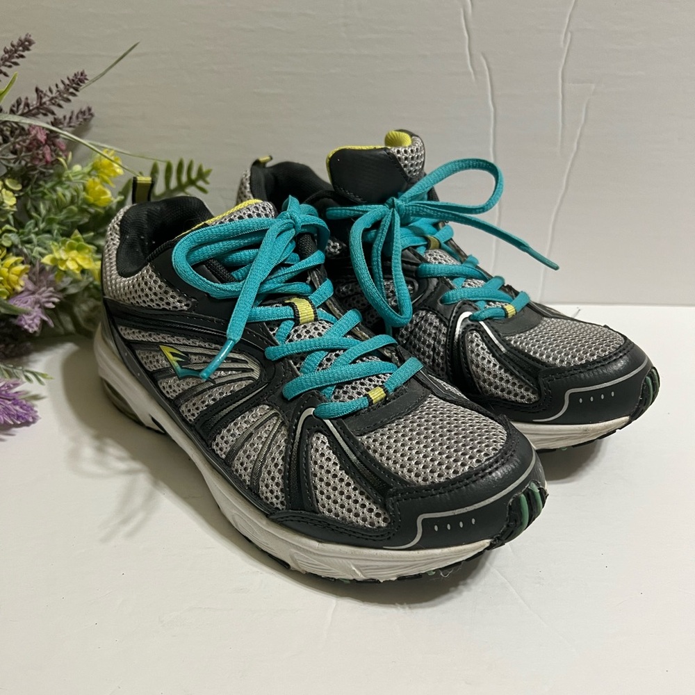EVERLAST tennis Shoes Size 8W Memory Foam